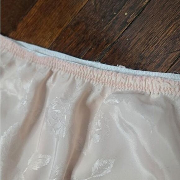 Vintage Vanity Fair Pale Pink Floral Lace Trim Skirt Slip - Picture 5 of 9